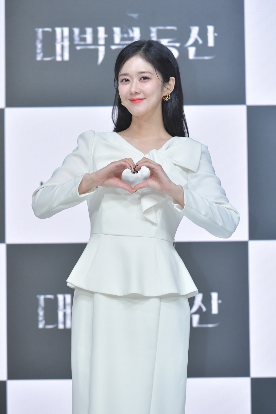 ▲ 배우 장나라가 KBS2 새 수목드라마 '대박부동산' 제작발표회에서 포즈를 취하고 있다. 제공ㅣKBS