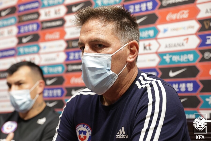 ▲ 에두아르도 베리조 칠레 감독. ⓒ대한축구협회