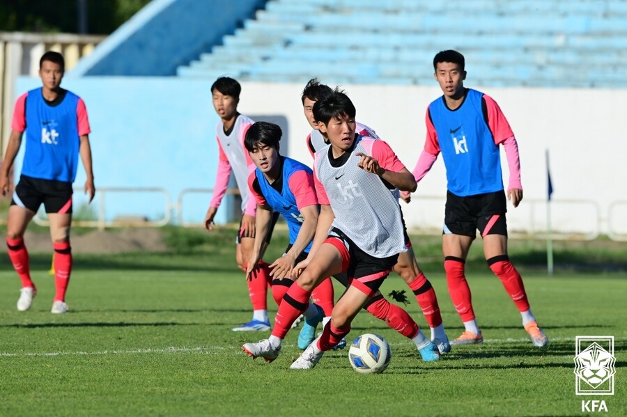 ▲ 23세 이하 대표팀에서 훈련하는 홍현석. ⓒ대한축구협회