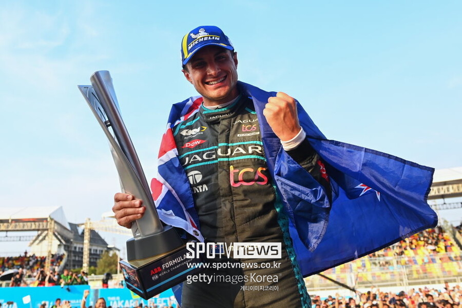 [포뮬러E] '전기차의 F1' 포뮬러E 자카르타 대회 에반스 우승