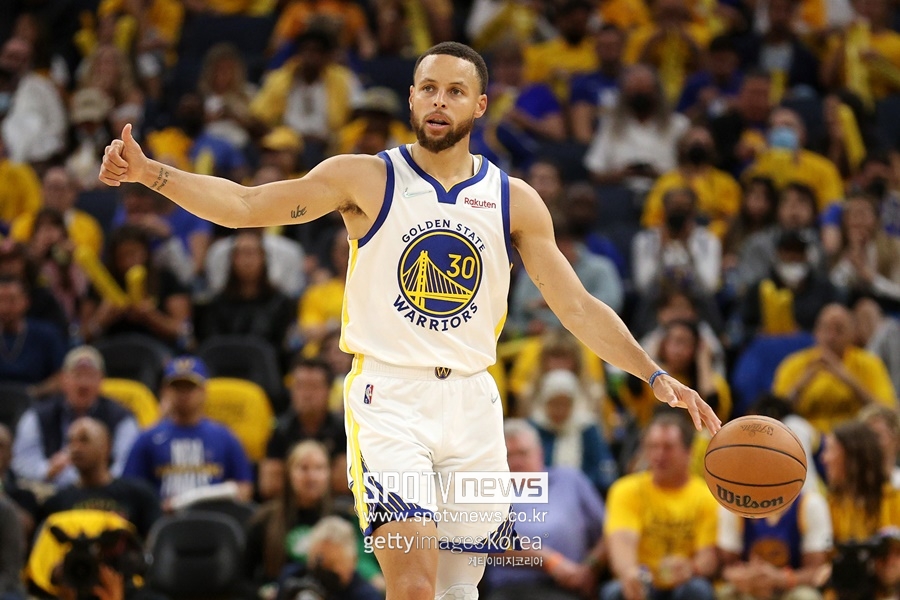 ▲ 2022 NBA 파이널 2차전에서 골든스테이트 승리를 이끈 스테픈 커리.