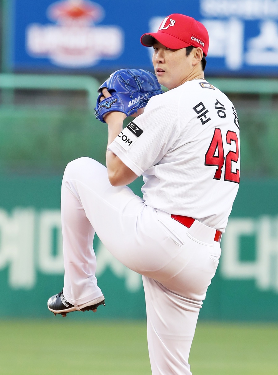 ▲ SSG 랜더스 투수 문승원 ⓒSSG 랜더스