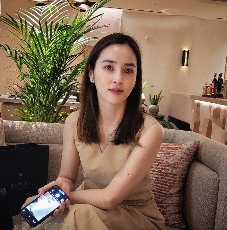 '기성용♥' 한혜진, 잊을 만하면 나타나 미모 자랑…고혹적 자태로 올킬
