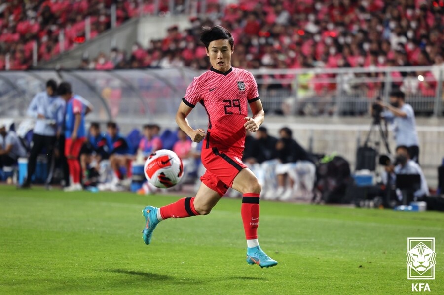 ▲ '엄살라'로 불리는 스피드레이서 엄원상 ⓒ대한축구협회