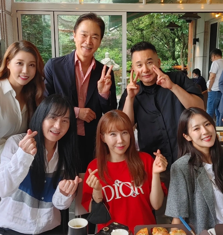 ▲ 정보석과 김경호(아래 맨 왼쪽). 출처| 정보석 인스타그램