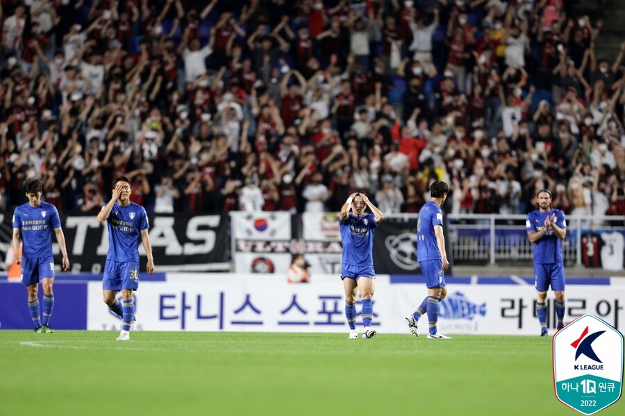 ▲ 수원삼성이 FC서울과의 슈퍼 매치에서 고개를 숙였다. ⓒ한국프로축구연맹
