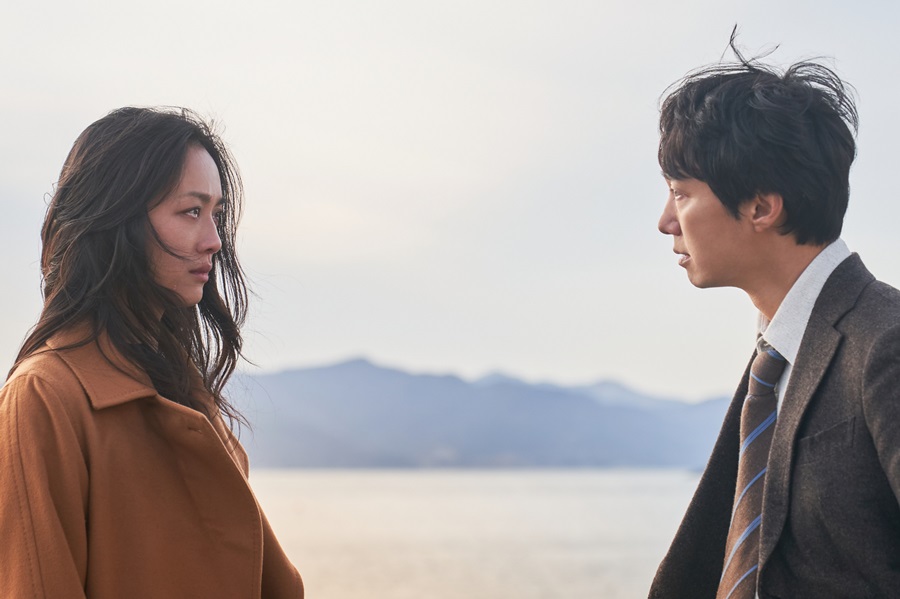 ▲ 헤어질 결심 탕웨이(왼쪽), 박해일. 제공ㅣCJ ENM
