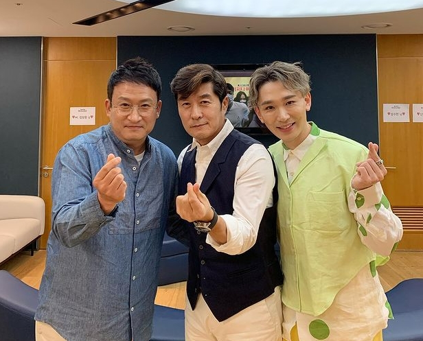 김호영, 옥주현 고소에도 끄덕없다…"반가웠습니다" 변함없이 밝은 미소