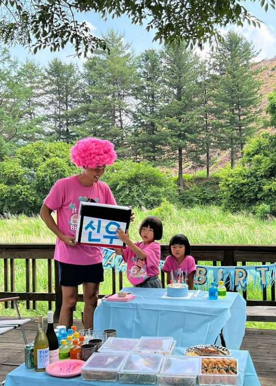 김나영 전생에 나라를 구했나…♥마이큐, 신우 생일파티 챙기는 자상한 남친