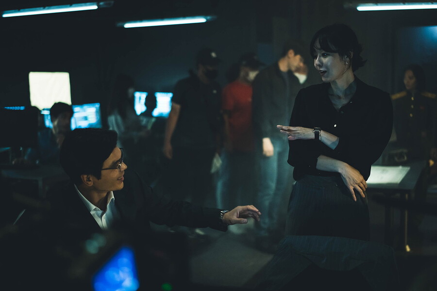 ​▲ 김윤진. 출처|'종이의 집:공동경제구역' 스틸. 넷플릭스​