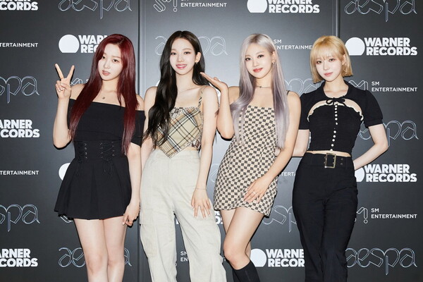 ▲ 미국 LA 워너레코드 사옥을 방문한 에스파. 제공|SM엔터테인먼트