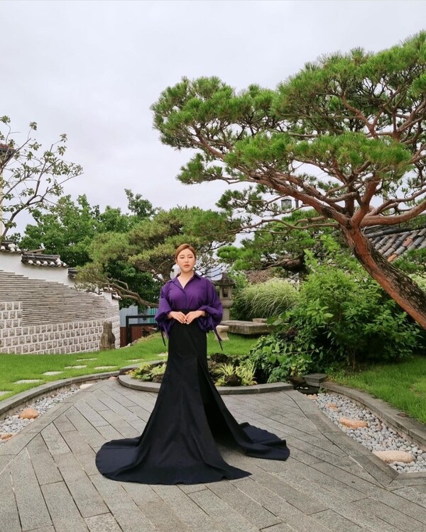 송가인, 44kg 되면 이런 옷까지 소화할 수 있네…"오늘도 반했다"