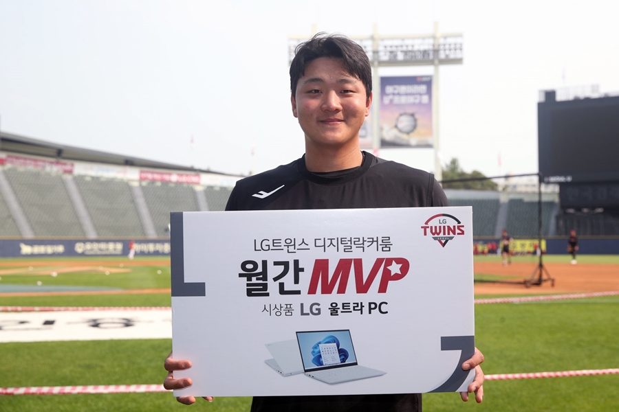 ▲ LG팬들이 5월 MVP로 꼽은 이재원.