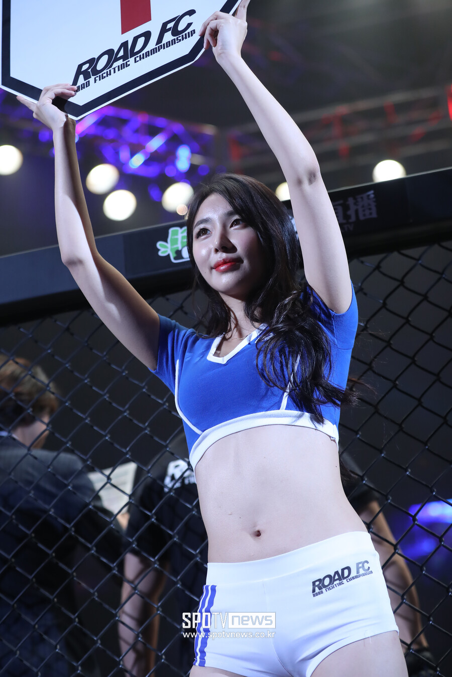 로드걸 임지우와 로드FC 함께 본다…특별석 티켓 200만 원