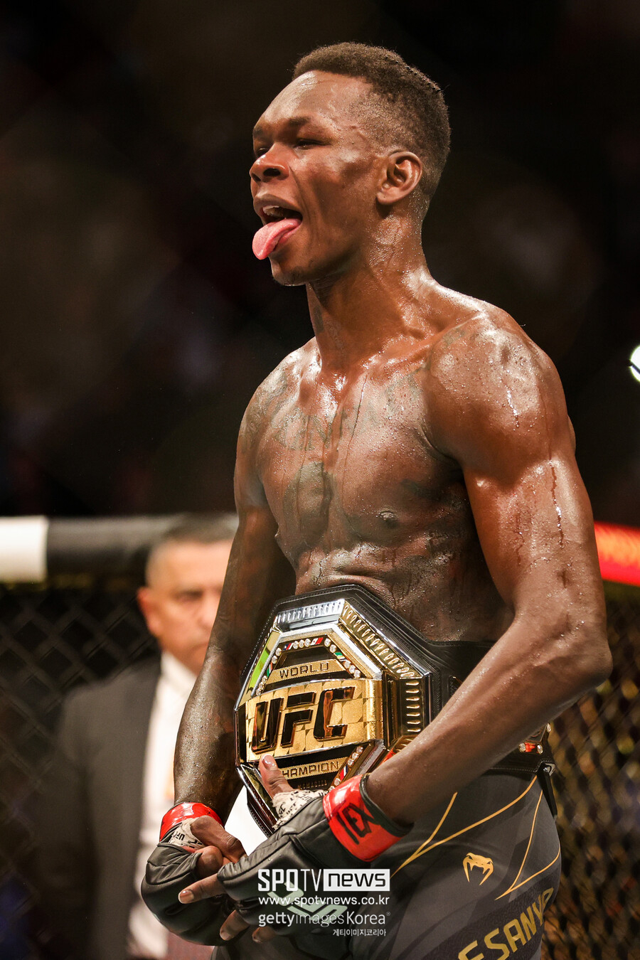 "스테로이드 증명해 봐"…'여유증' UFC 챔피언의 현상금 38억 원