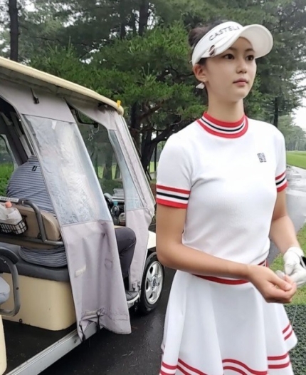 송지아, 언제봐도 걸그룹 비주얼…골프장에서 컴백 무대하는 줄