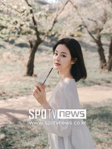 배드키즈 루아, BJ로 전향... "플렉스TV에서 '미오'로 만나요"
