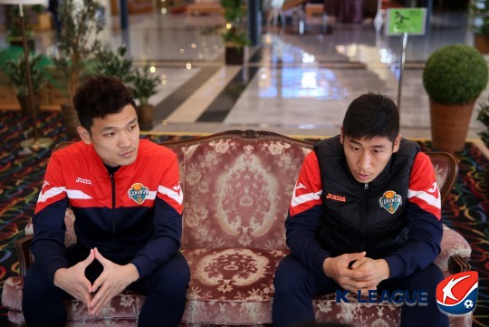 ▲ 강원FC 시절 친구 이근호(오른쪽)와 함께 뛰었던 김승용(왼쪽) ⓒ한국프로축구연맹