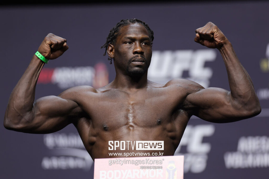 UFC 긁지 않은 복권…20kg 지방 걷어내고 타이틀 도전