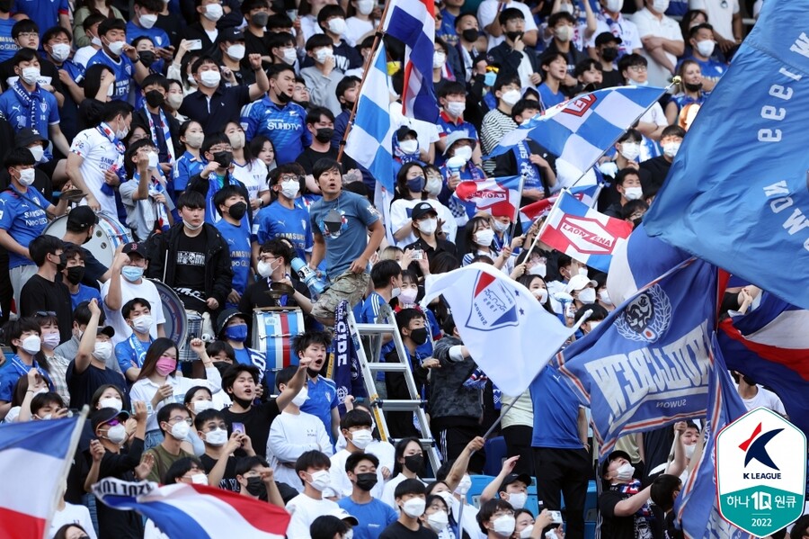 ▲ 수원삼성 팬들의 열정은 유명하다. ⓒ한국프로축구연맹