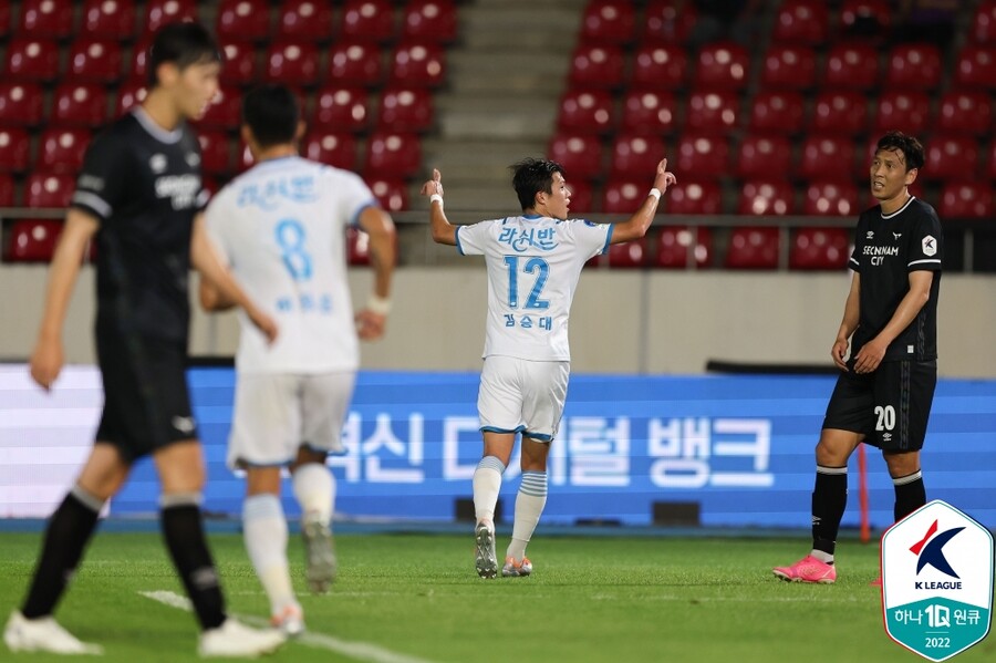 ▲ 교체 투입되어 경기를 뒤집은 김승대. ⓒ한국프로축구연맹