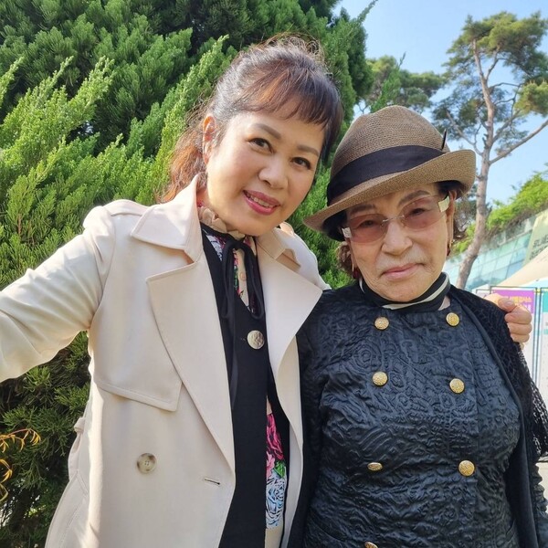 '故손목인 부인' 95세 원로 가수 오정심, 이자연과 듀엣 무대…찾아가는 전국민 희망콘서트