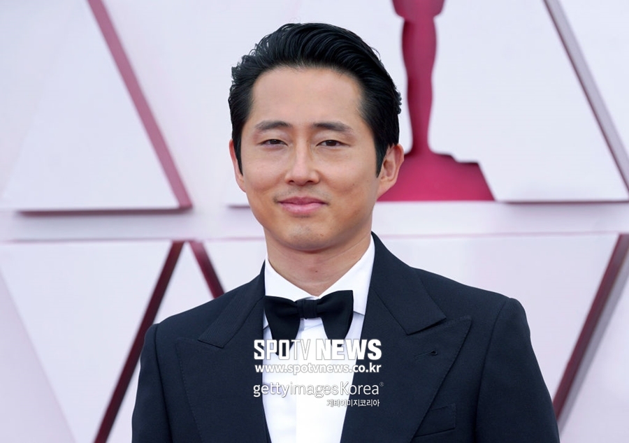 스티븐 연, 봉준호 감독 신작 '미키7' 합류…'옥자' 이후 두 번째 호흡