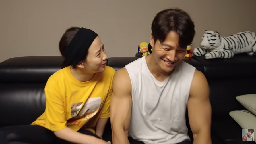 송지효 "김종국과 러브라인 진행중…발전가능성은 비밀"('터키즈')