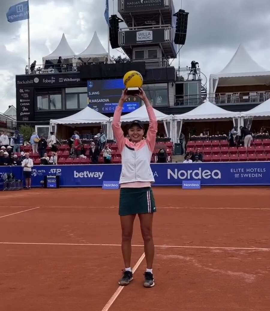 ▲ 2022 WTA 125K 노디아 오픈에서 우승한 장수정 ⓒ노디아 오픈 대회 인스타그램 캡처