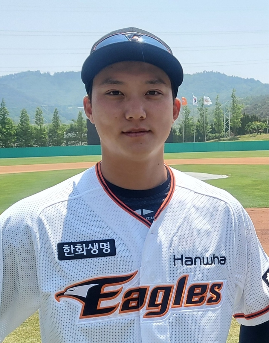 '라이온킹도 감탄' 독립리그→최강야구→한화행...한경빈을 주목하라