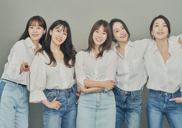 MC-뮤지컬 배우-가수…'재결합 논의 중' 카라, 15주년에도 뜨겁다