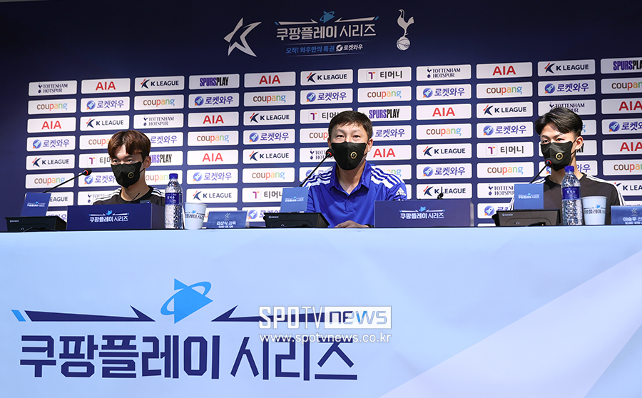 ▲ 김진수 김상식 감독 이승우 ⓒ곽혜미 기자