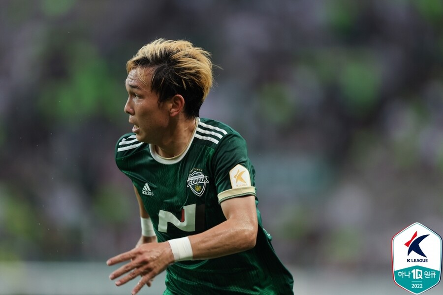 ▲ 전북 현대는 13일 쿠니모토 다카히로와 계약 해지를 발표했다. ⓒ한국프로축구연맹