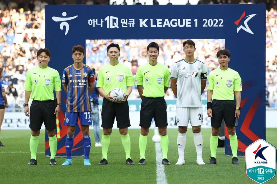 ▲ 지난 6월 19일 K리그에서 맞대결했던 전북 현대와 울산 현대. ⓒ한국프로축구연맹