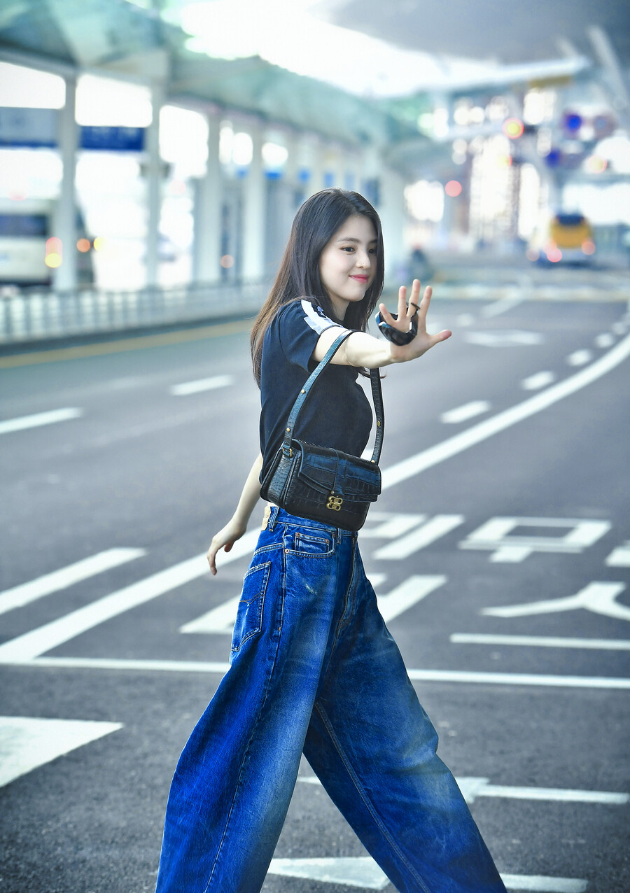 ▲ 한소희. 제공|발렌시아가