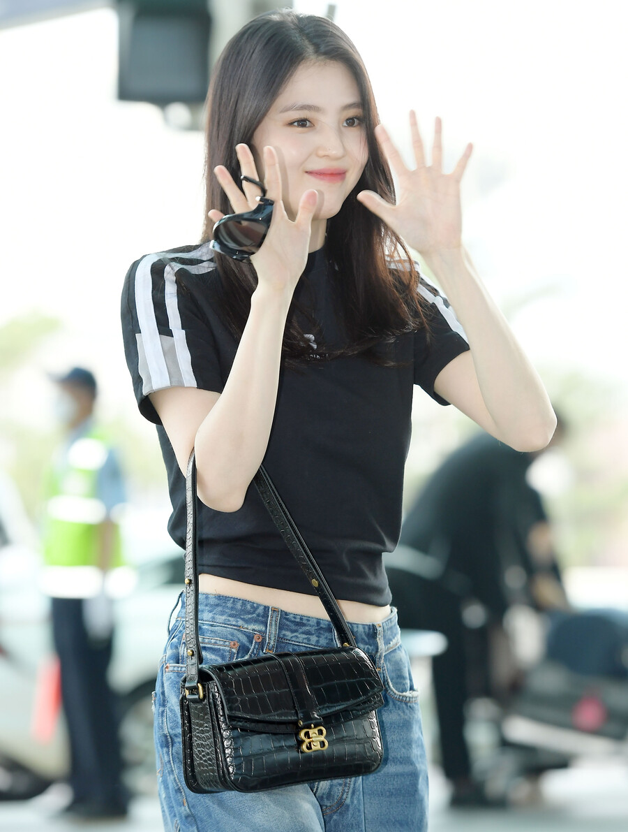 ▲ 한소희. 제공|발렌시아가