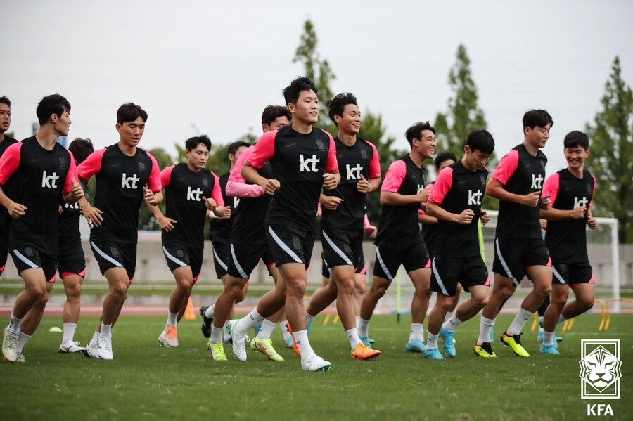 ▲ 동아시안컵 대비 훈련에 돌입한 A대표팀(일본, 아이치). ⓒ대한축구협회