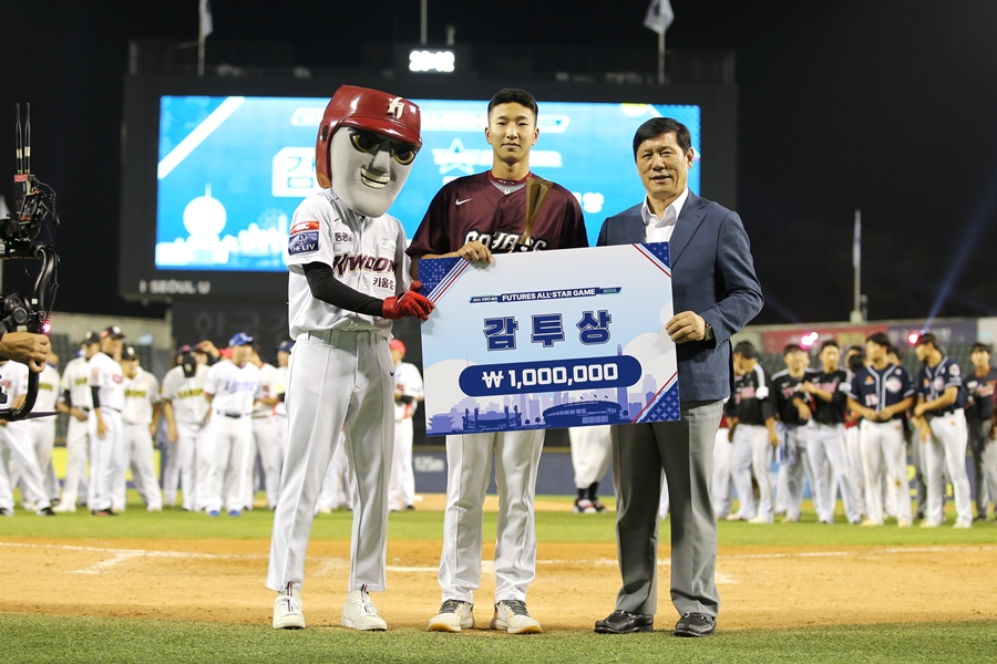 ▲ '퓨처스리그 올스타전 감투상'을 수상한 키움 히어로즈 투수 주승우. ⓒ키움 히어로즈
