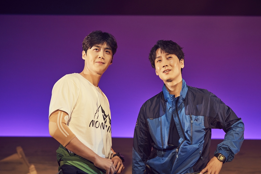 ▲ '터칭 더 보이드'의 김선호(왼쪽) 정환. 제공|연극열전