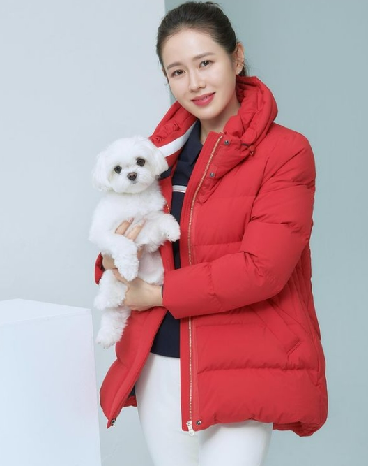 '현빈♥' 손예진, 임신 중 귀엽게 살오른 얼굴…패딩으로 가린 D라인도 예뻐