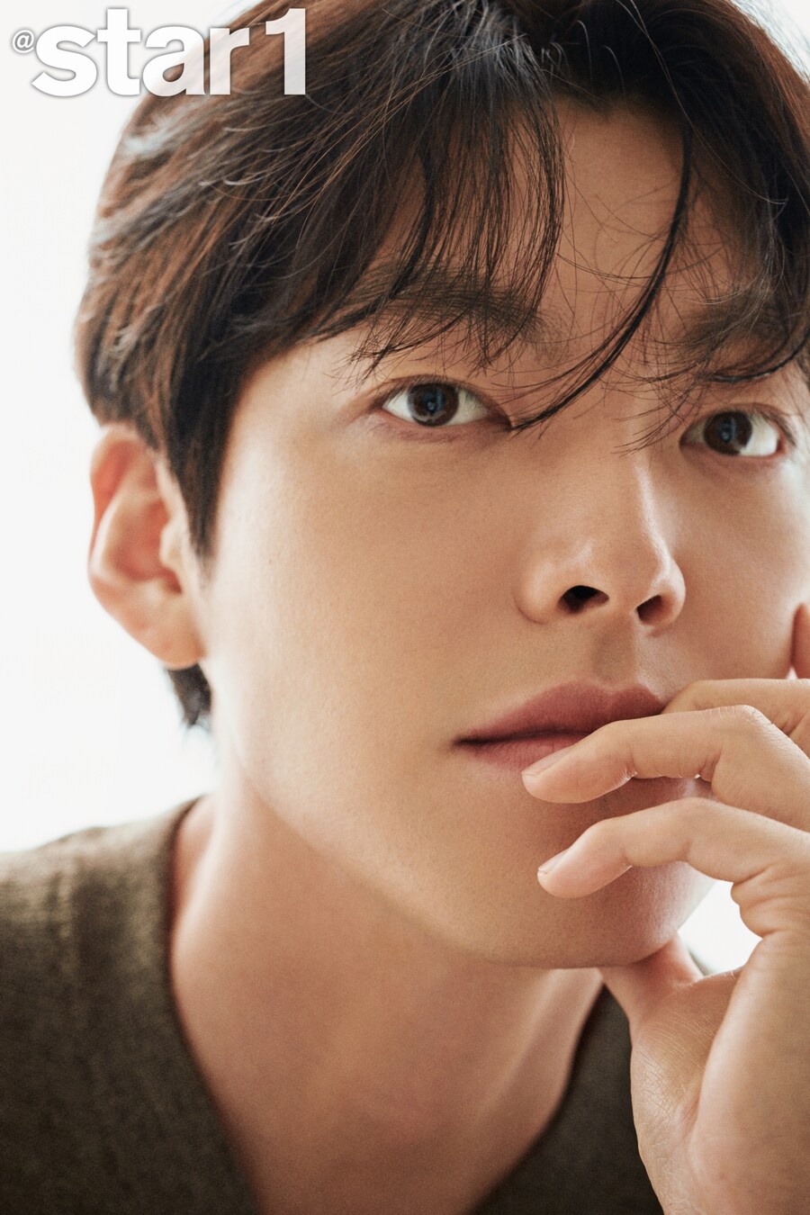 김우빈 "긴 공백 후 복귀, 잘살았다 싶어…매일 밤 감사일기 쓴다"