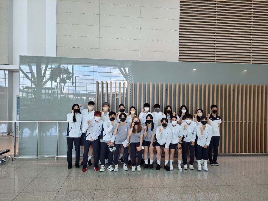 ▲ 덴마크로 전지훈련을 떠난 핸드볼 남자 대표팀과 여자 대표팀 ⓒ 대한핸드볼협회