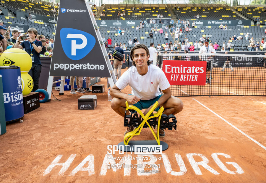 ▲ 2022 ATP 투어 함부르크 오픈 단식에서 우승한 로렌조 무세티