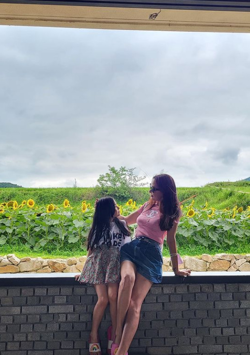 '장동건♥' 고소영, 9살 딸 깜짝 공개…母 판박이 미모