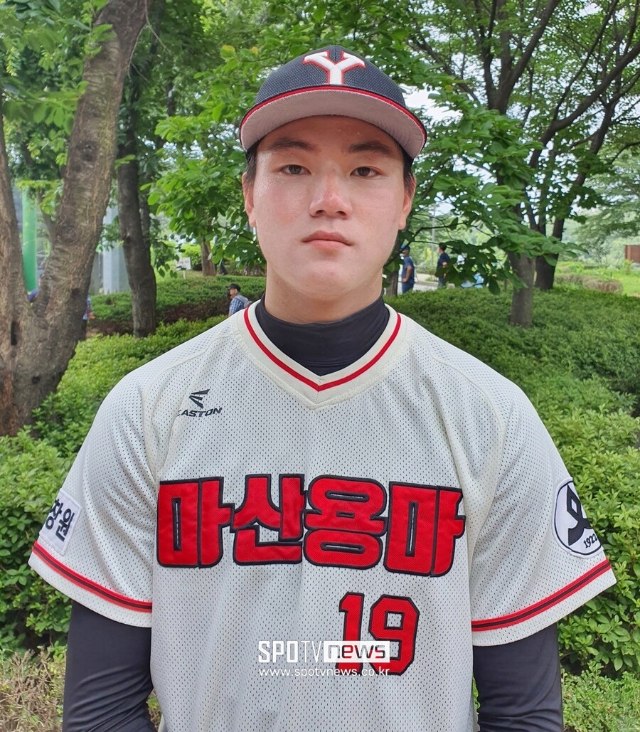 ▲ 마산용마고 2학년 우완투수 장현석. ⓒ고봉준 기자
