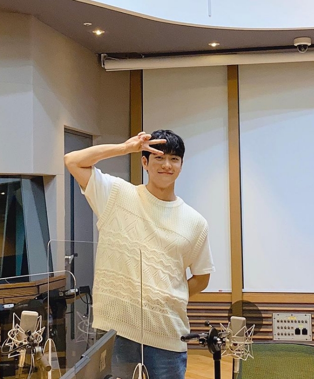 ▲ 강태오. 출처| '정오의 희망곡 김신영입니다' 인스타그램