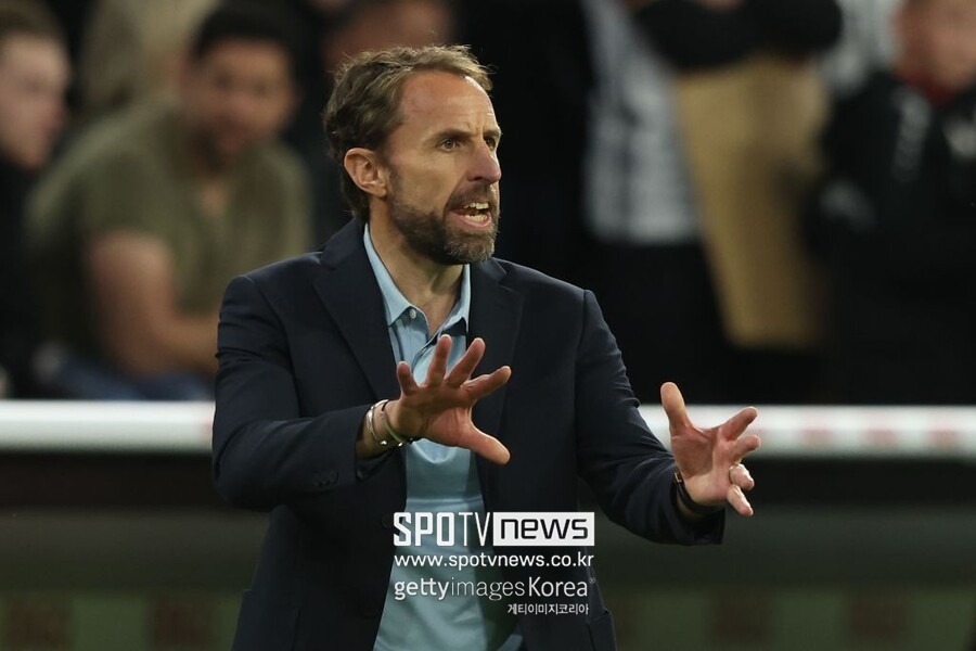 ▲ 잉글랜드는 2022 유럽여자축구선수권대회(유로 2022)에서 독일을 꺾고 첫 정상에 올랐다. 사리나 비흐만(사진 위) 감독에 대한 칭찬이 쏟아지고 있다. 반면 남자대표팀 가레스 사우스게이트(사진 아래) 감독은 비교로 고통 받고 있다.