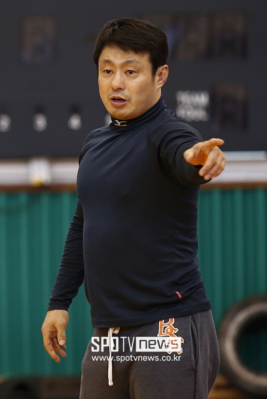 ▲ 김재상의 아버지인 김인섭 삼성생명 코치. ⓒ스포티비뉴스DB