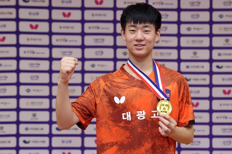 '오상은 아들' 오준성, 대통령기 탁구 우승…고등학생이 일반부 정상