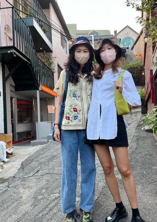 ▲ 배우 정호연(왼쪽)과 공효진. 출처| 공효진 인스타그램